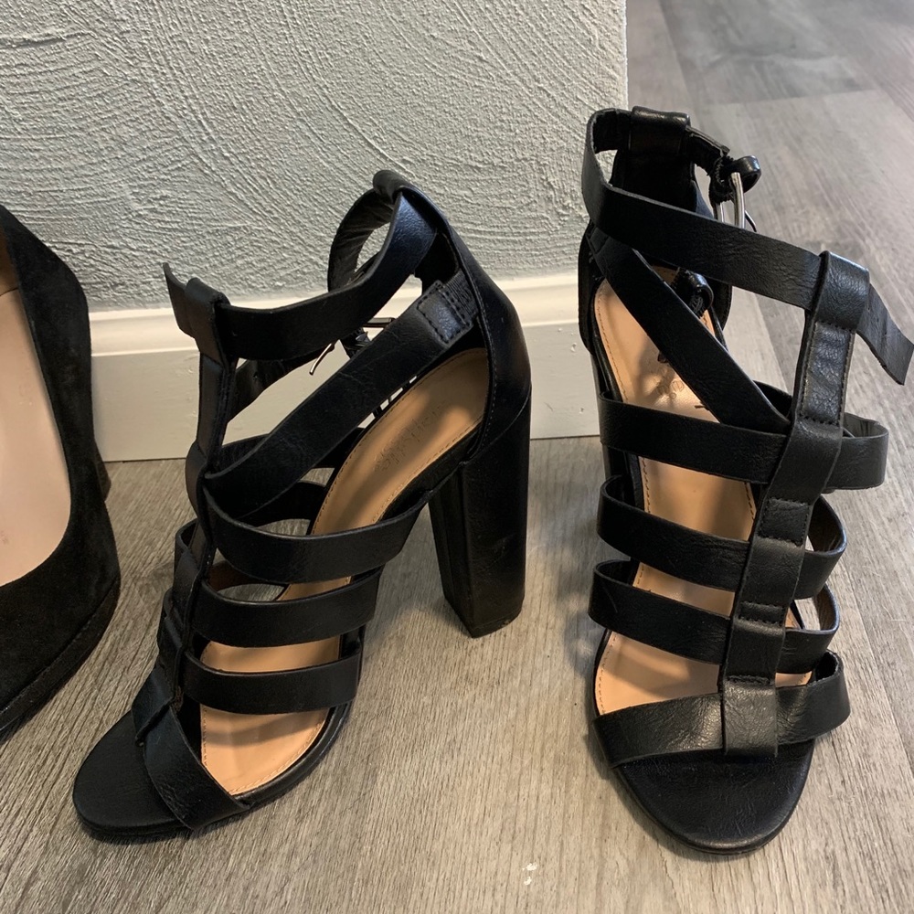 Strapie heels